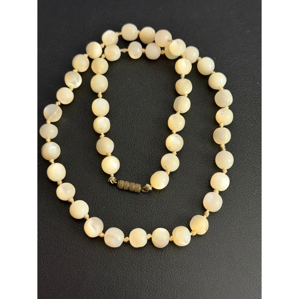 Vintage Mother of Pearl Bead Necklace MOP Mermaidcore